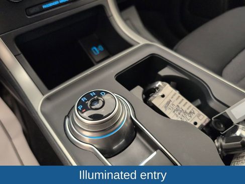 Used 2024 Ford Edge SE image 28