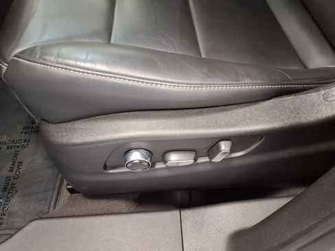 Certified 2024 Cadillac XT4 Premium Luxury w/ Technology Package FWD image 21