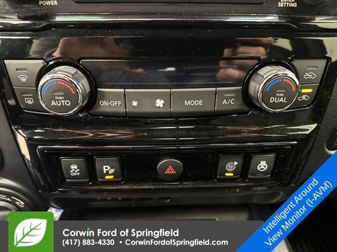 Used 2023 Nissan Titan PRO-4X w/ Pro-4x Convenience Package image 32