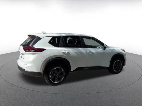 Used 2025 Nissan Rogue SV AWD/4WD image 14