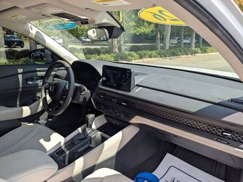 Certified 2026 Honda Accord SE image 38
