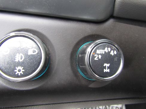 Used 2019 Chevrolet Tahoe LT image 24