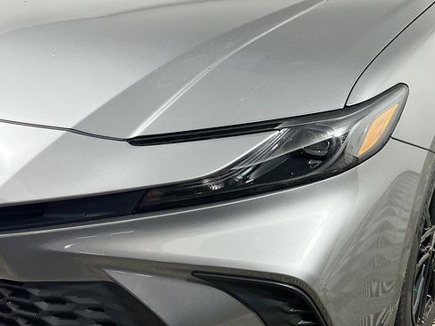 Used 2025 Toyota Camry SE image 12