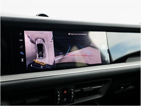 Certified 2025 Porsche Cayenne Coupe image 19