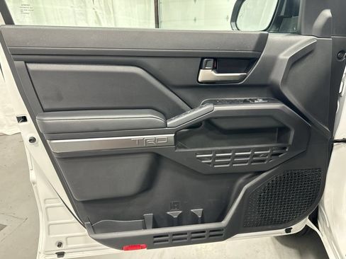 Used 2024 Toyota Tacoma TRD Sport AWD/4WD image 8