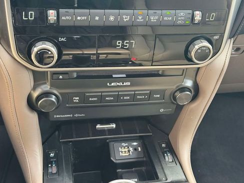 Certified 2023 Lexus GX 460 Premium w/ Premium Package AWD/4WD image 36