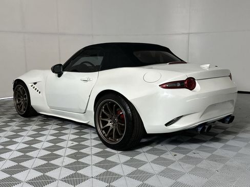 Used 2018 MAZDA MX-5 Miata Grand Touring RWD image 6