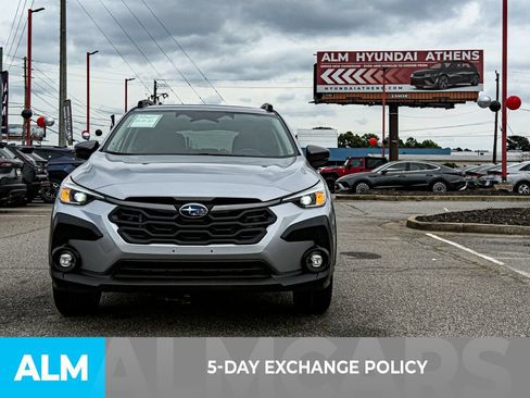 Used 2025 Subaru Crosstrek 2.5i Premium AWD/4WD image 3