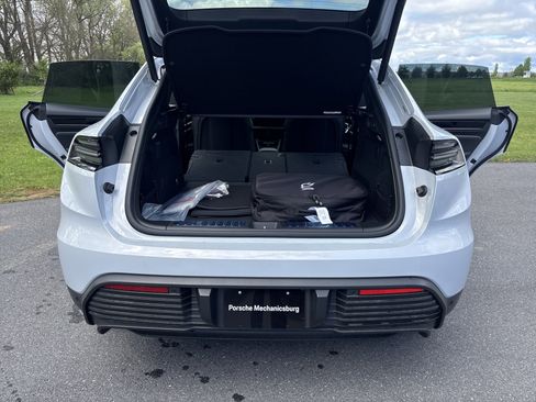 New 2025 Porsche Macan 4S Electric AWD/4WD image 27