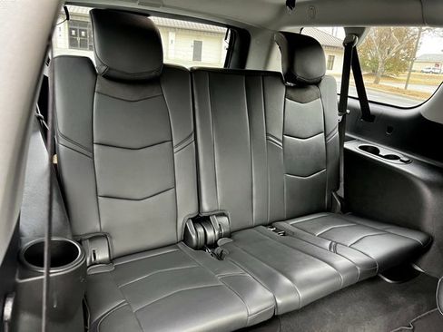 Used 2018 Cadillac Escalade ESV Luxury image 27