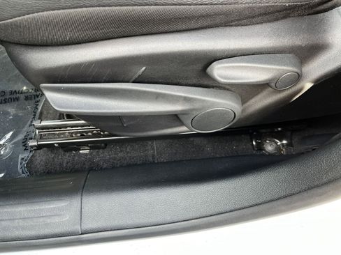 Used 2025 Jeep Compass Trailhawk image 23