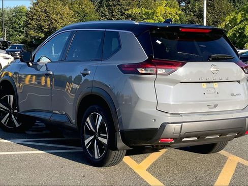Used 2024 Nissan Rogue SL w/ SL Premium Package AWD/4WD image 12