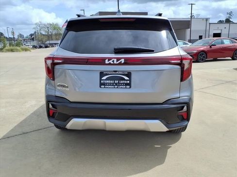 Used 2024 Kia Seltos S image 3