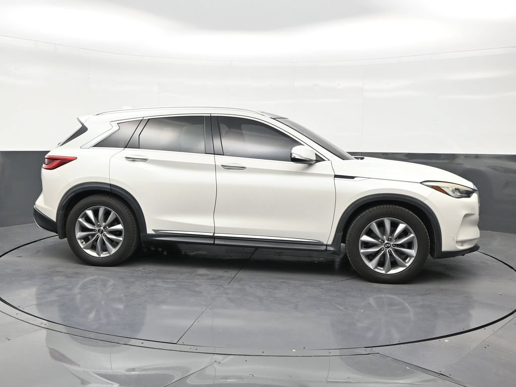 Used 2019 INFINITI QX50 Luxe w/ Navigation Package FWD image 6