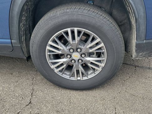 Used 2026 Chevrolet Traverse LT AWD/4WD image 7