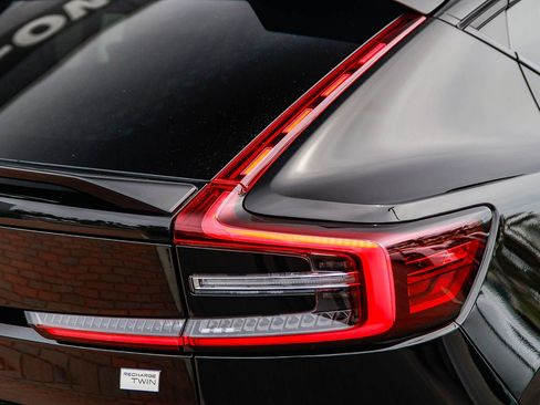 Used 2023 Volvo C40 P8 Recharge Plus w/ Protection Package Premier image 8