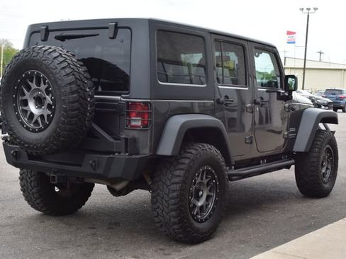 Used 2017 Jeep Wrangler Unlimited Sport w/ Quick Order Package 24S AWD/4WD image 9