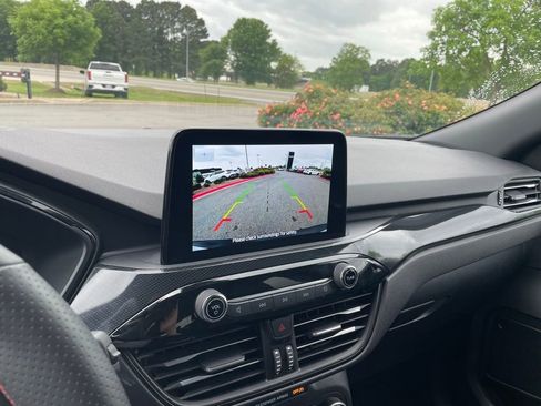 Used 2025 Ford Escape ST-Line image 17