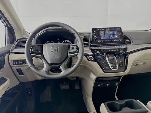 New 2026 Honda Odyssey Touring image 28