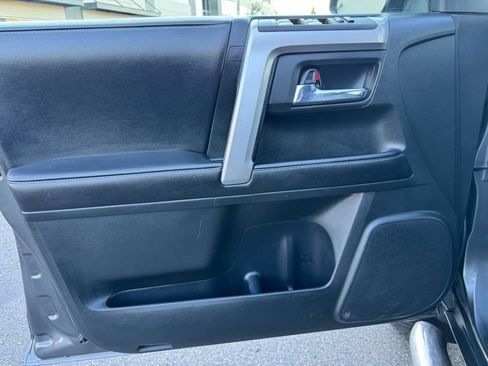 Used 2017 Toyota 4Runner SR5 Premium image 41