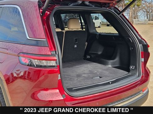 Used 2023 Jeep Grand Cherokee Limited image 34