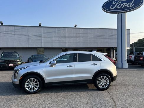 Used 2020 Cadillac XT4 Luxury w/ Cold Weather Package AWD/4WD image 8