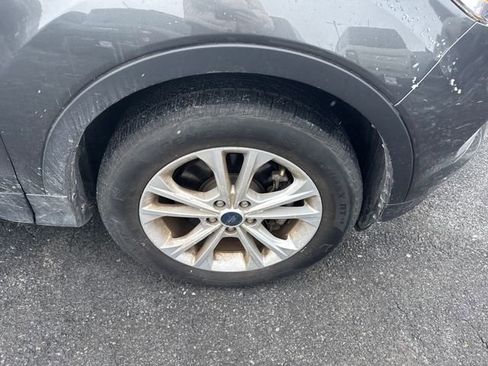 Used 2018 Ford Escape SEL image 9