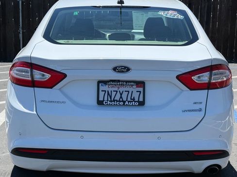 Used 2016 Ford Fusion SE FWD image 5