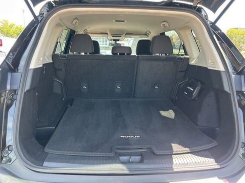 Used 2022 Nissan Rogue SV FWD image 28