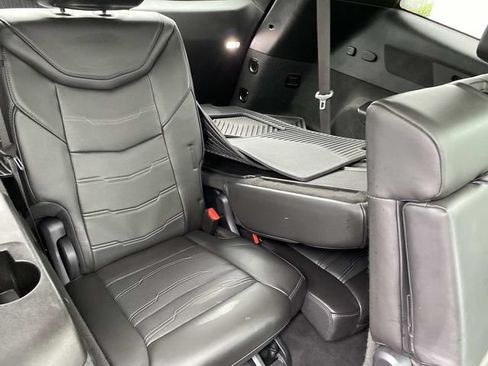 Used 2022 Cadillac XT6 Sport w/ Platinum Package AWD/4WD image 32