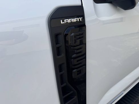 Used 2024 Ford F350 Lariat w/ Lariat Ultimate Package AWD/4WD image 31