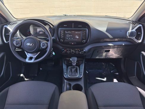 Used 2020 Kia Soul LX FWD image 11