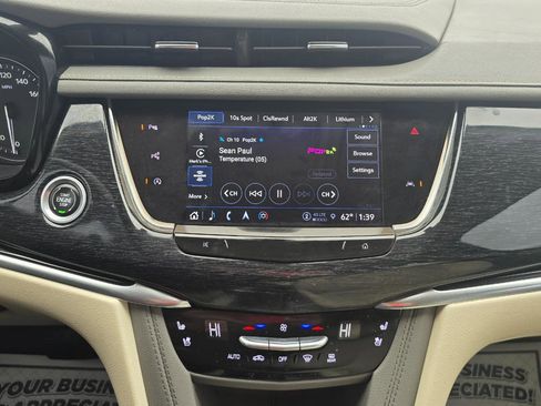 Used 2023 Cadillac XT6 Premium Luxury w/ Technology Package AWD/4WD image 9