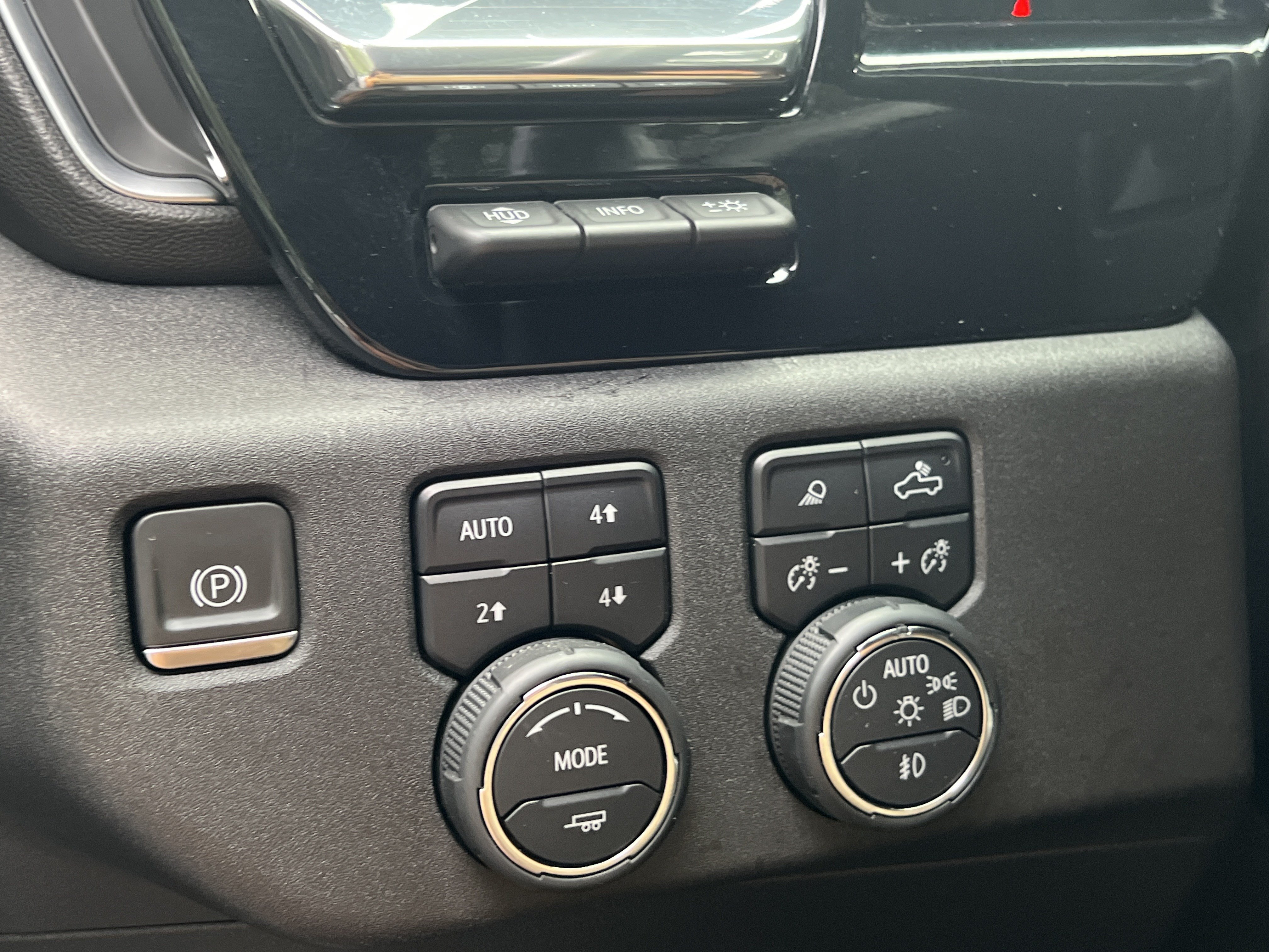 Certified 2024 Chevrolet Silverado 2500 High Country w/ High Country Premium Package AWD/4WD image 31