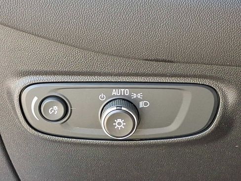 Used 2024 Chevrolet Equinox LS w/ LS Convenience Package AWD/4WD image 25