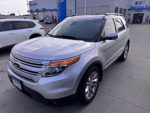 Used 2014 Ford Explorer Limited w/ Equipment Group 302A AWD/4WD image 8