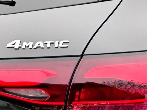 Used 2026 Mercedes-Benz GLC 300 4MATIC image 12