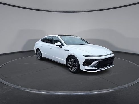 New 2026 Hyundai Sonata Limited FWD image 2