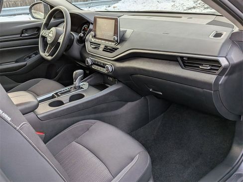 Used 2025 Nissan Altima 2.5 S image 21