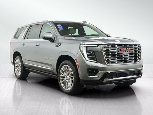 Used 2025 GMC Yukon Denali w/ Sun & Power Step Package AWD/4WD image 7