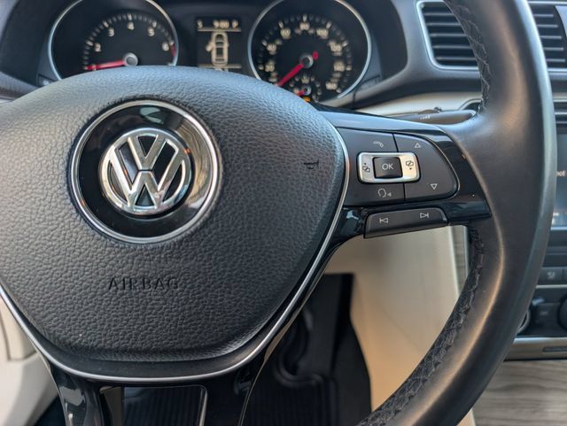 Used 2018 Volkswagen Passat 2.0T SE FWD image 14