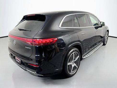 Used 2023 Mercedes-Benz EQS 580 4MATIC SUV w/ Exclusive Trim Package image 5