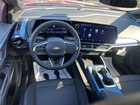 New 2026 Chevrolet Equinox EV LT image 27