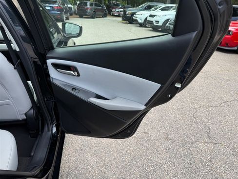 Used 2019 Toyota Yaris LE FWD image 19