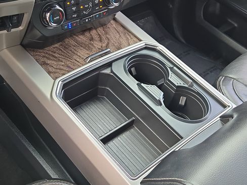 Used 2019 Ford F250 Lariat w/ Lariat Ultimate Package image 31