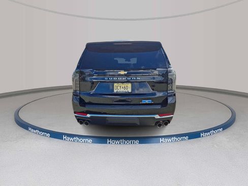 Used 2025 Chevrolet Suburban Premier AWD/4WD image 5