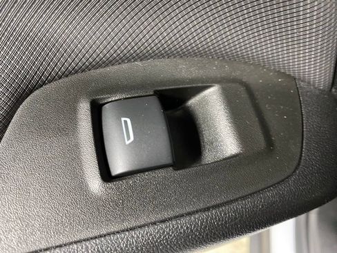 Used 2023 Chevrolet Equinox RS image 33