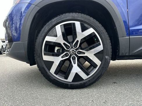 Certified 2023 Volkswagen Taos SEL image 19