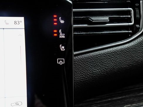 Used 2024 Jeep Wagoneer L Series II w/ Flexible Seating Group image 28