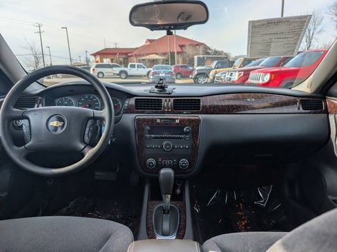 Used 2016 Chevrolet Impala LT image 16